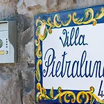 فيلة Pietraluna *
